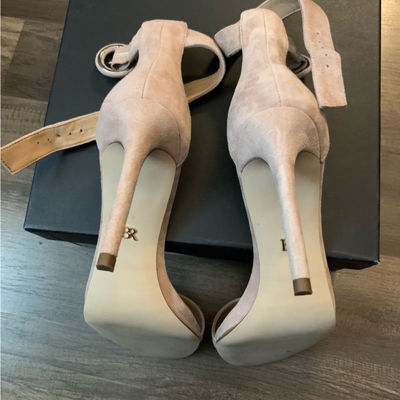 Never worn. - Picture 2 of 4